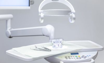 Dantų implantai visam gyvenimui: mitai, tikrovė ir sėkmės veiksniai
